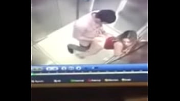 Трахает свою подружку в лифте после вечеринки в клубе xvideos порно смотреть